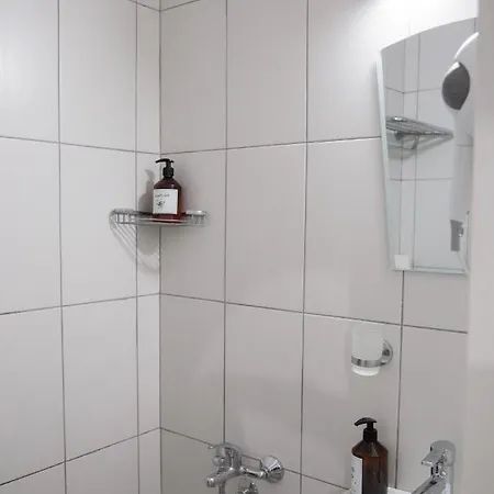 Amsterdam Economic * Κεμέρ